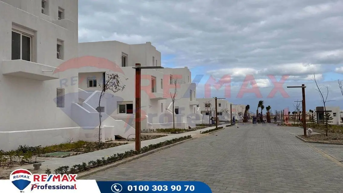 عقار متميز للبيع مع شرفة