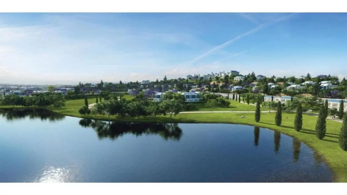 Luxury Apartment for Sale with Stunning Lake View