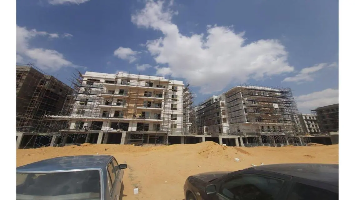 فيلا فاخرة بإطلالة على الجبال للبيع