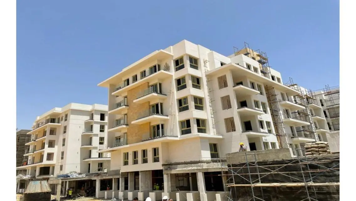فيلا فاخرة بإطلالة على الجبال للبيع