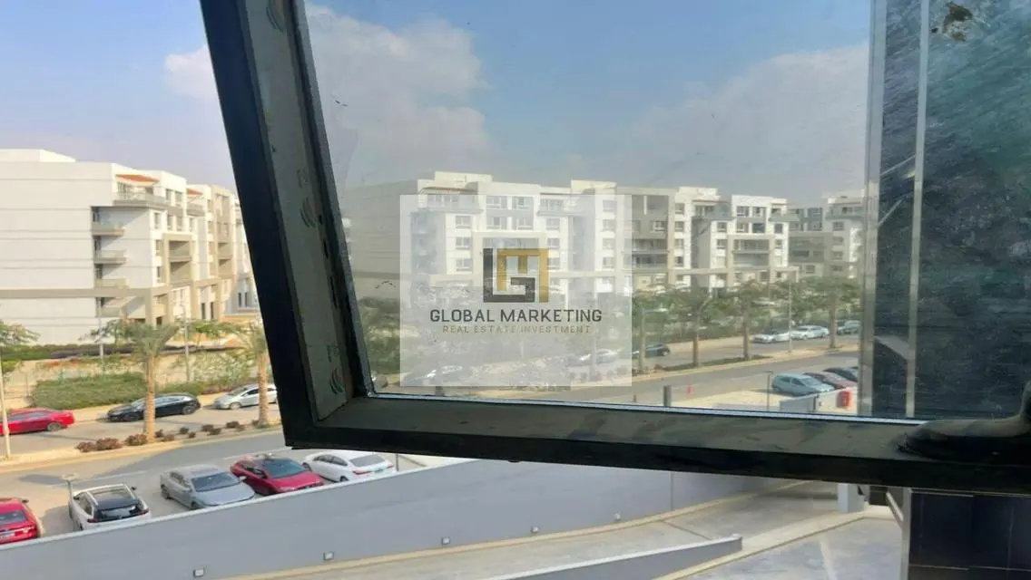 عقار رائع للبيع بمساحة 65 متر