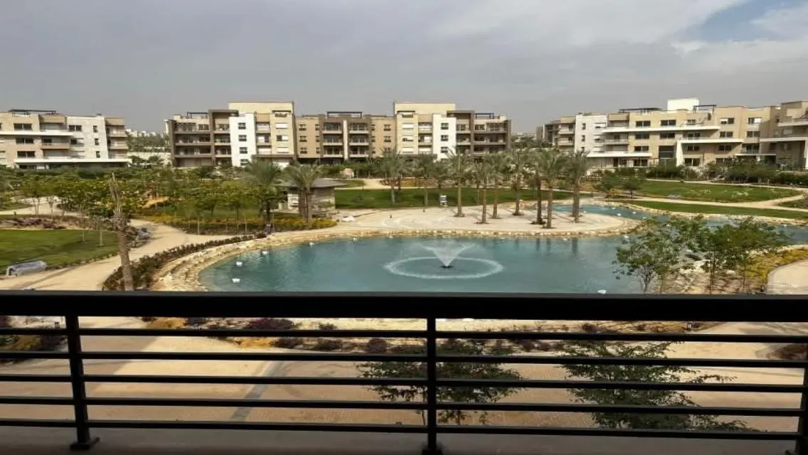شقة فاخرة بمساحة 205 متر مع جميع المرافق