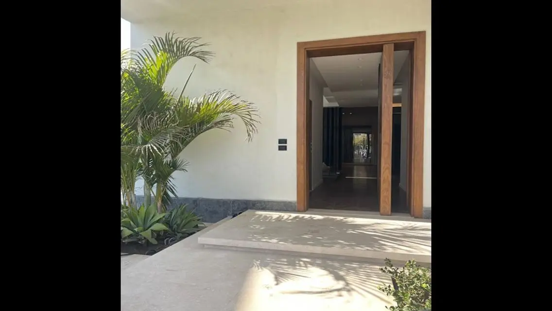 Luxury Villa for Sale with Private Garden and Pool