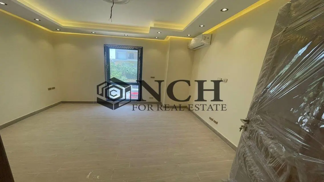 Luxury Apartment for Sale with Stunning Lake Views