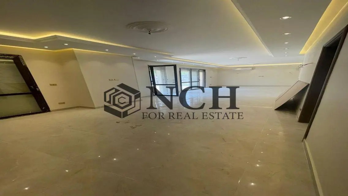Luxury Apartment for Sale with Stunning Lake Views