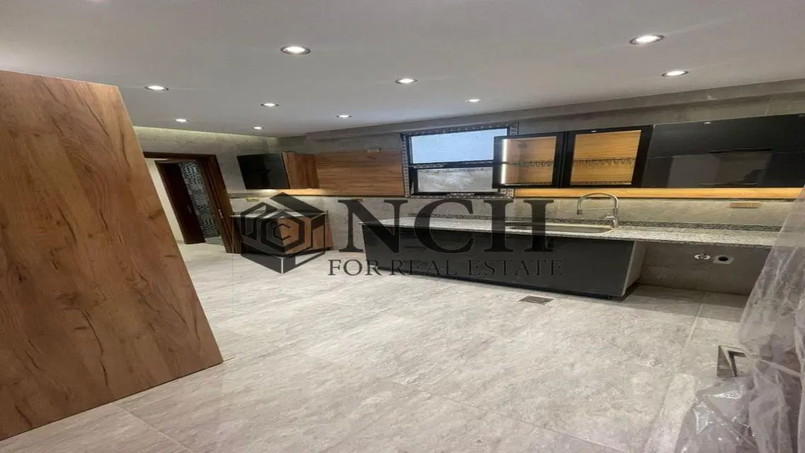Luxury Apartment for Sale with Stunning Lake Views