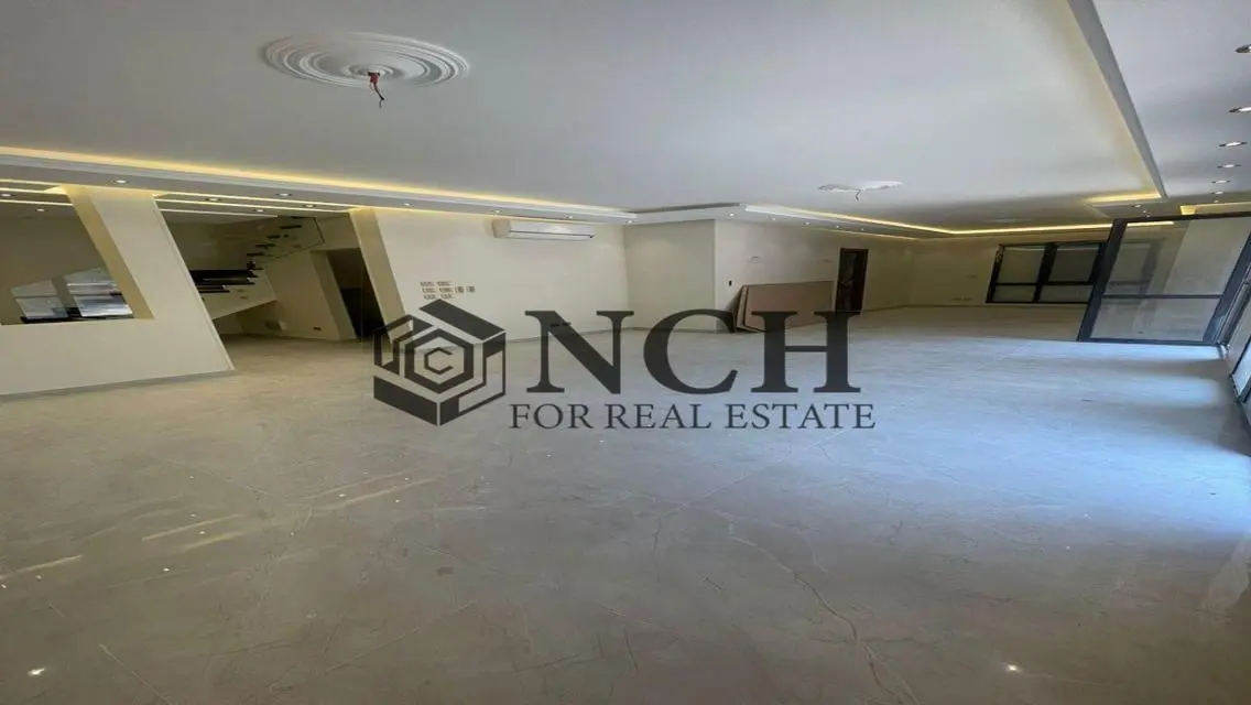 Luxury Apartment for Sale with Stunning Lake Views