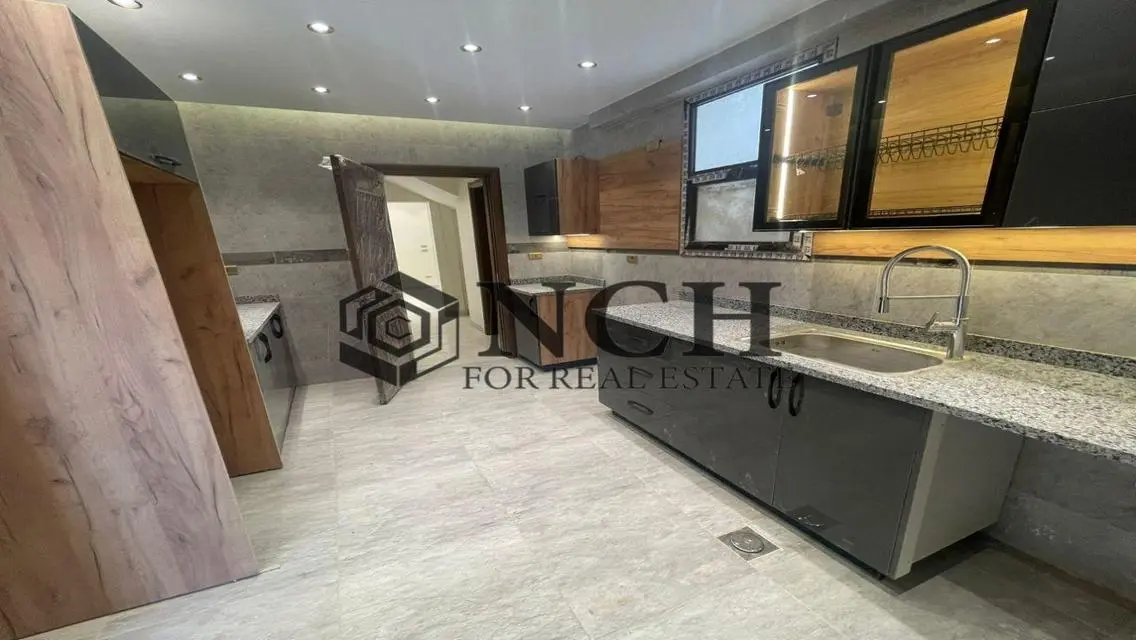 Luxury Apartment for Sale with Stunning Lake Views