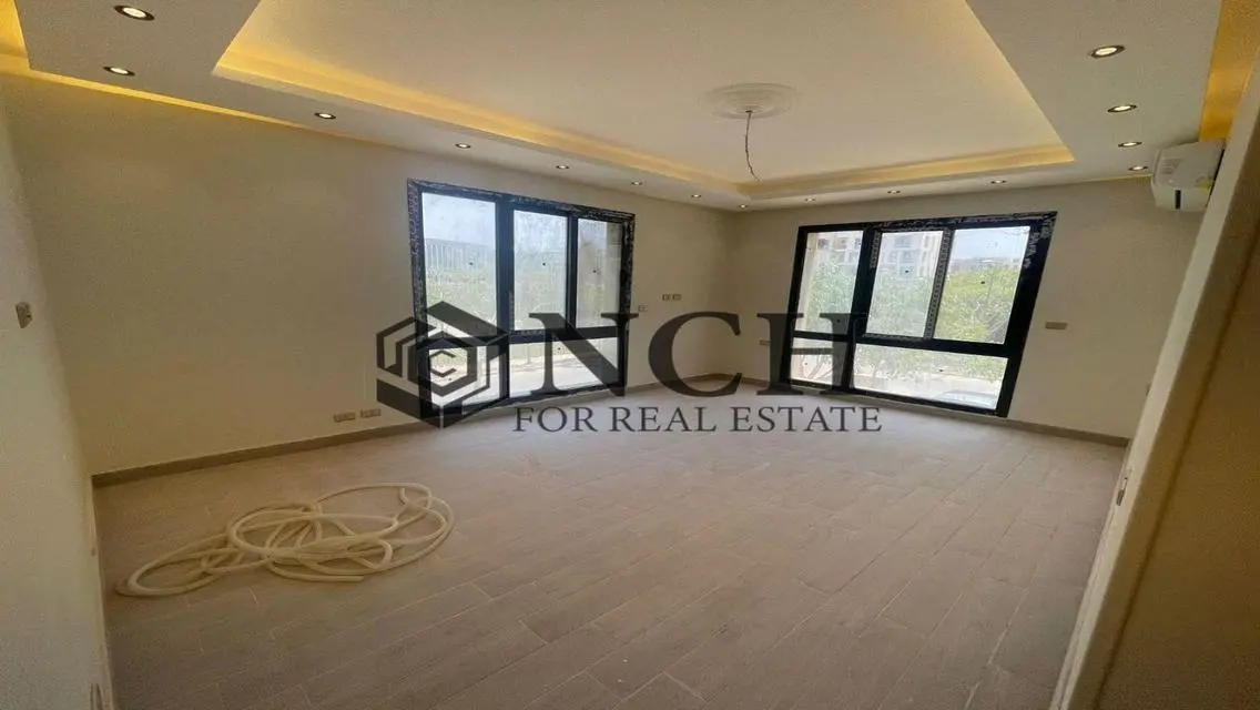 Luxury Apartment for Sale with Stunning Lake Views