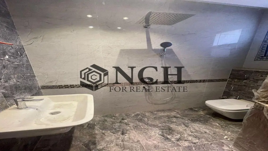 Luxury Apartment for Sale with Stunning Lake Views