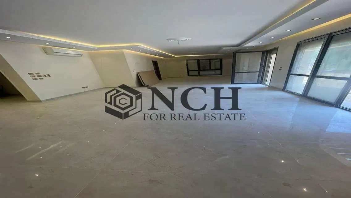 Luxury Apartment for Sale with Stunning Lake Views