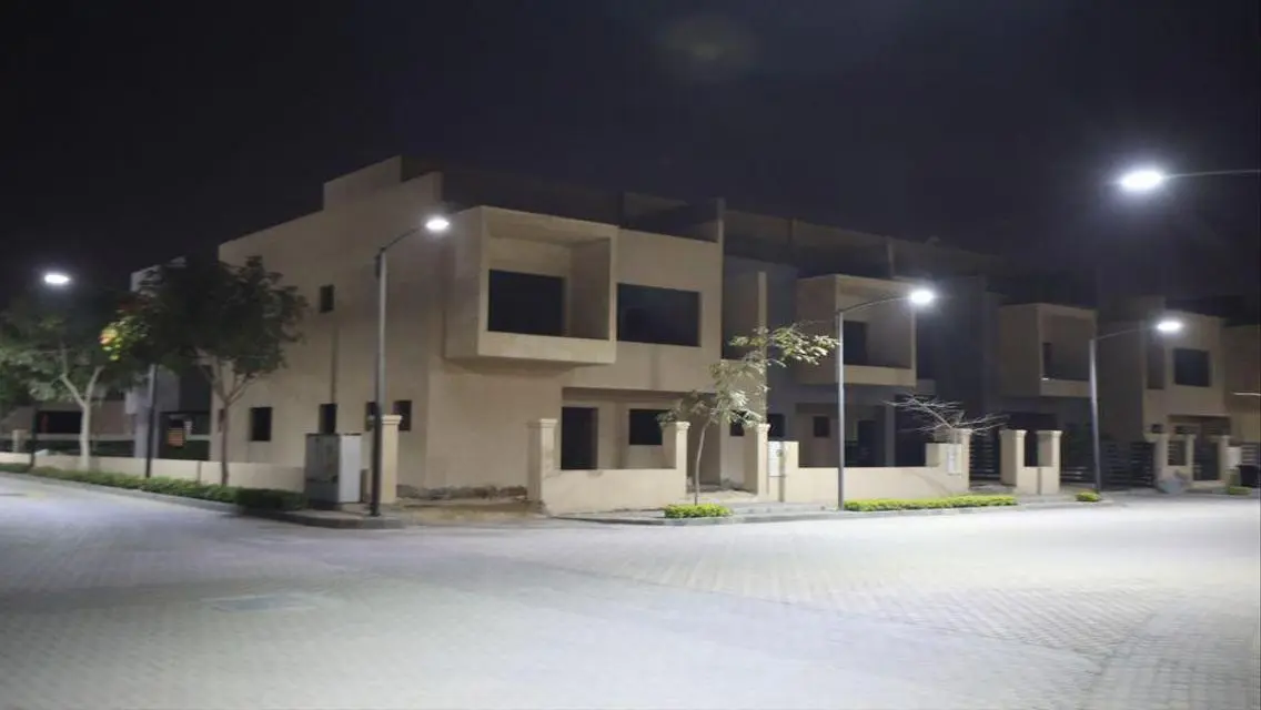شقة رائعة بمساحة واسعة مع إطلالات مذهلة