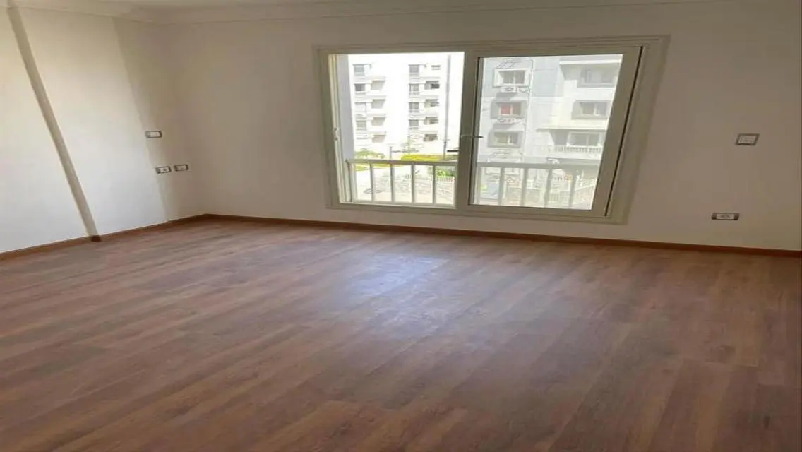 Luxurious Apartment with Lake View for Sale