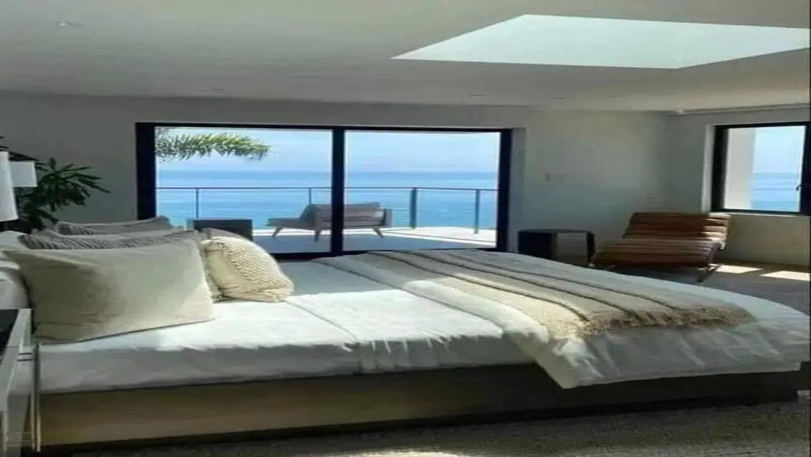 Luxury Villa for Rent - Lake View