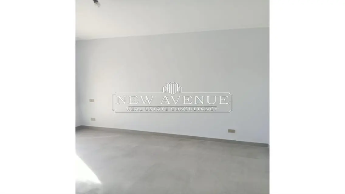Luxury Apartment for Sale with Stunning Lake View