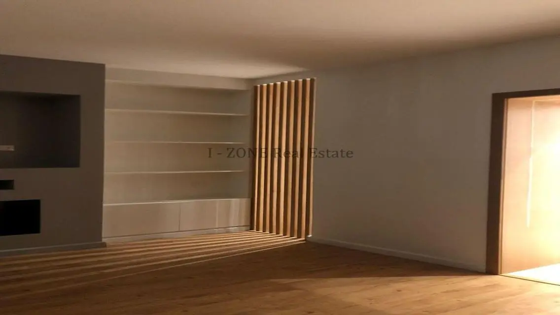 Luxury Apartment with Private Garden and Pool