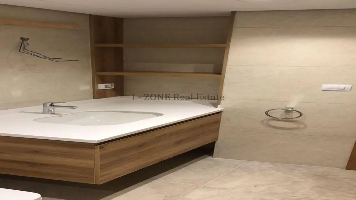 Luxury Apartment with Private Garden and Pool