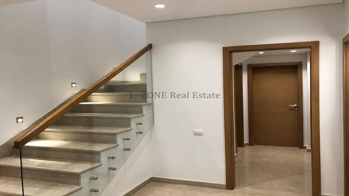 Luxury Apartment with Private Garden and Pool