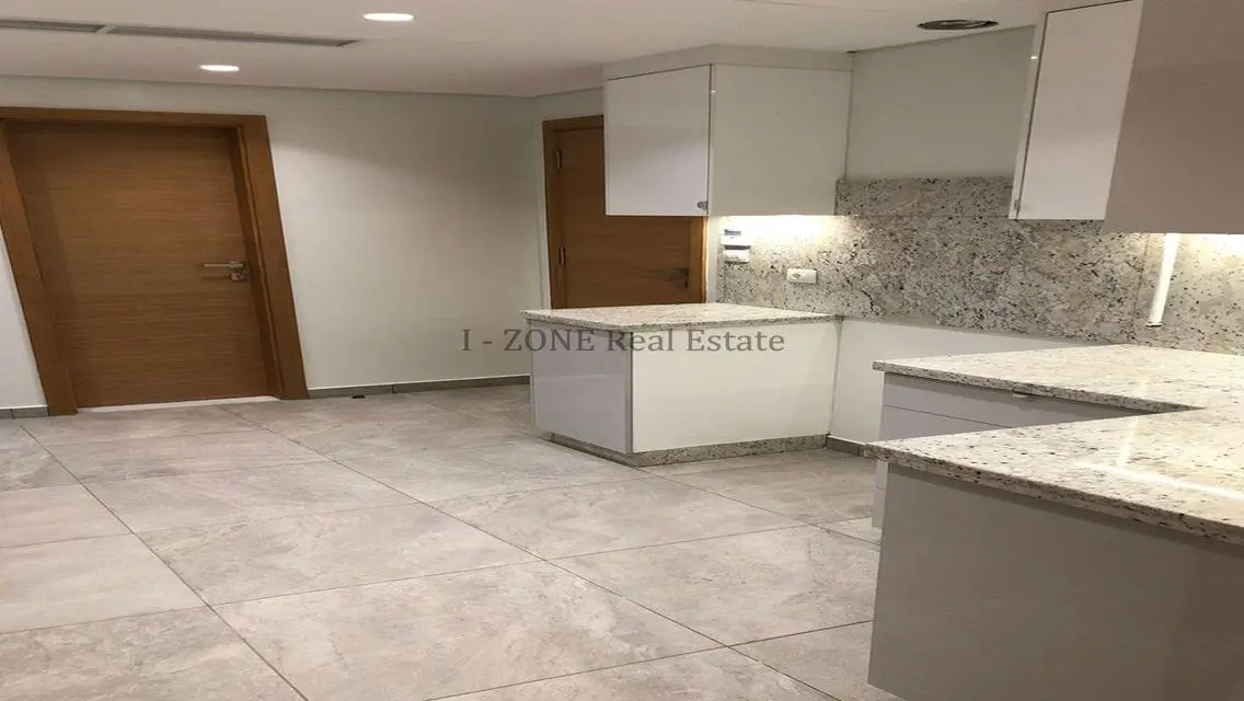 Luxury Apartment with Private Garden and Pool