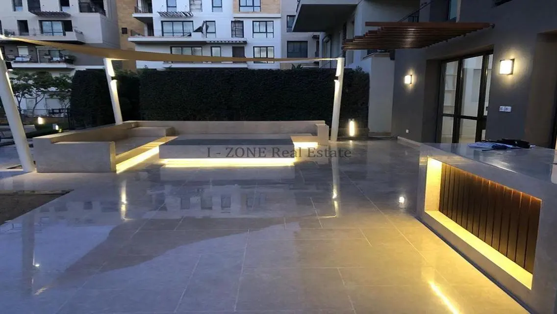 Luxury Apartment with Private Garden and Pool