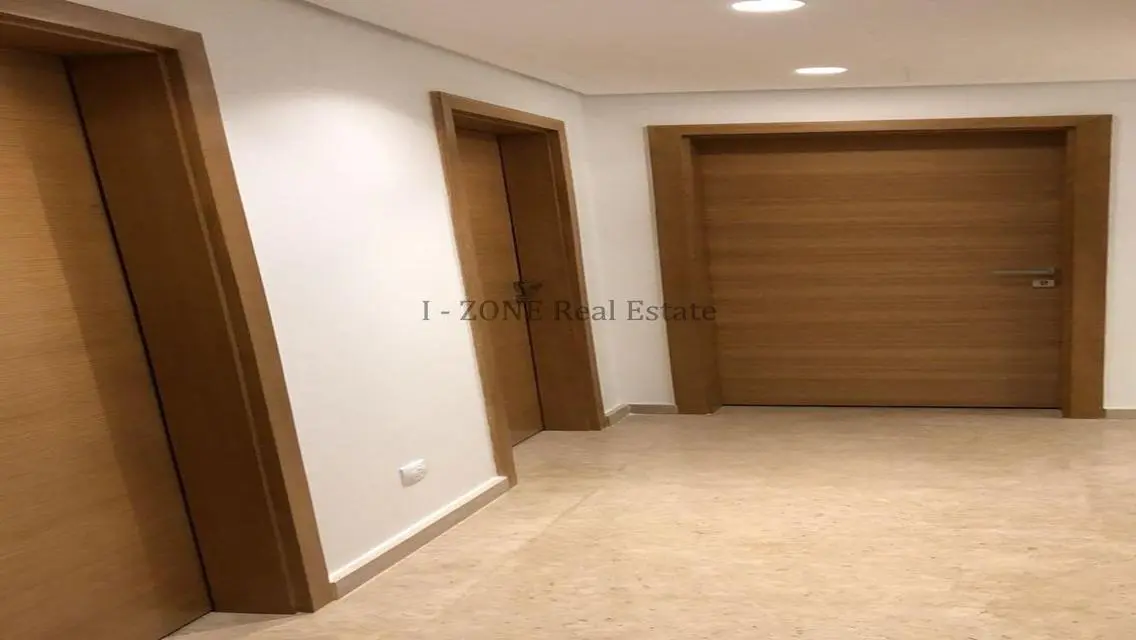 Luxury Apartment with Private Garden and Pool