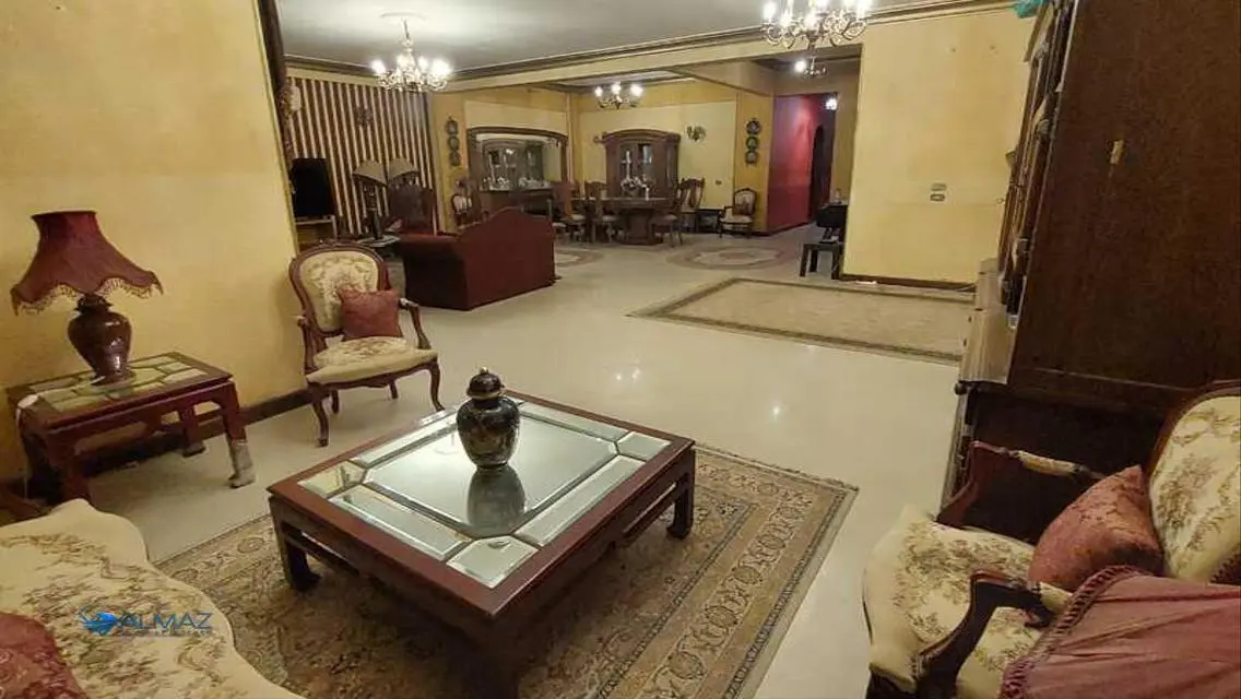 Luxury Apartment with 300 Square Meters in a Prime Location