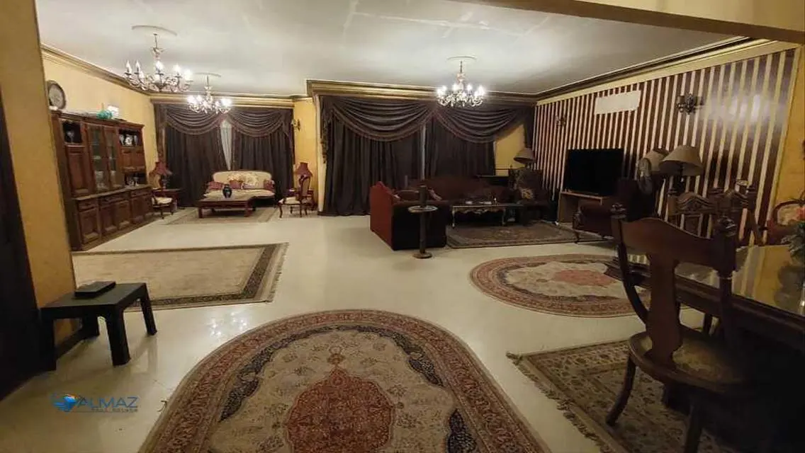 Luxury Apartment with 300 Square Meters in a Prime Location