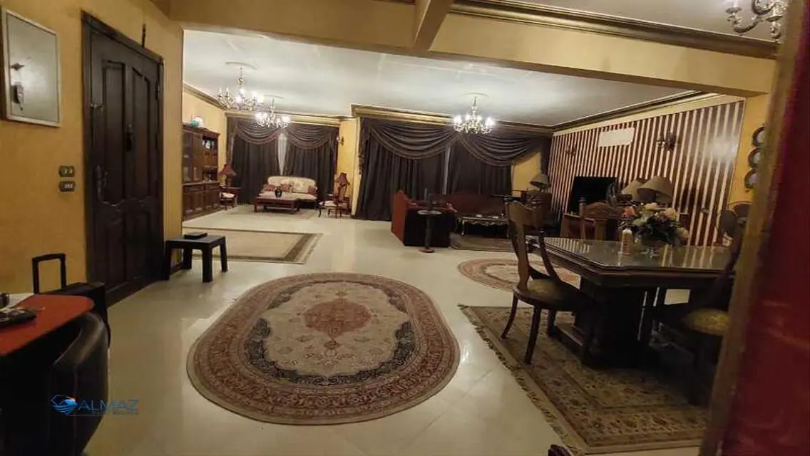Luxury Apartment with 300 Square Meters in a Prime Location