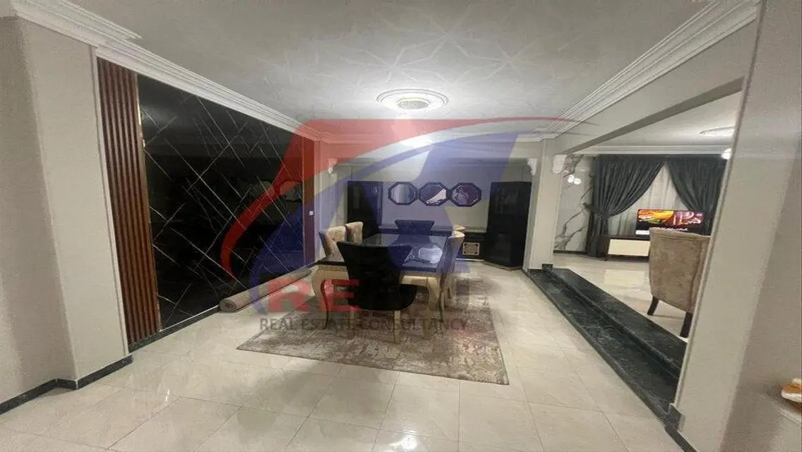 شقة رائعة للايجار بمساحة مريحة في وسط المدينة