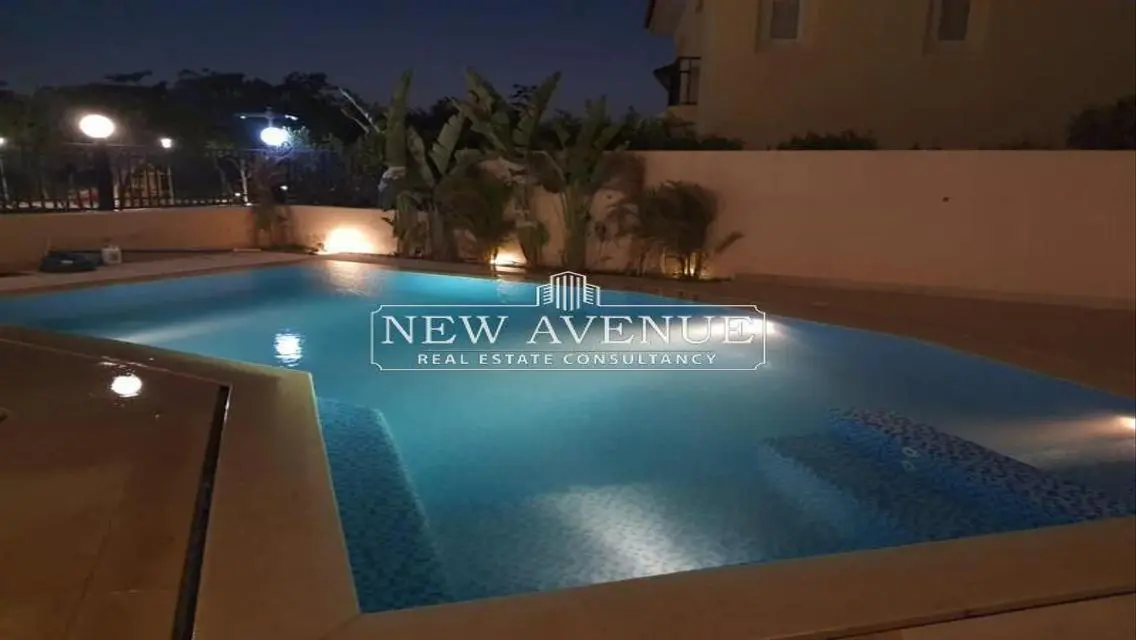 Luxury Apartment for Sale - 800 Square Meters with Balcony and Landmark View