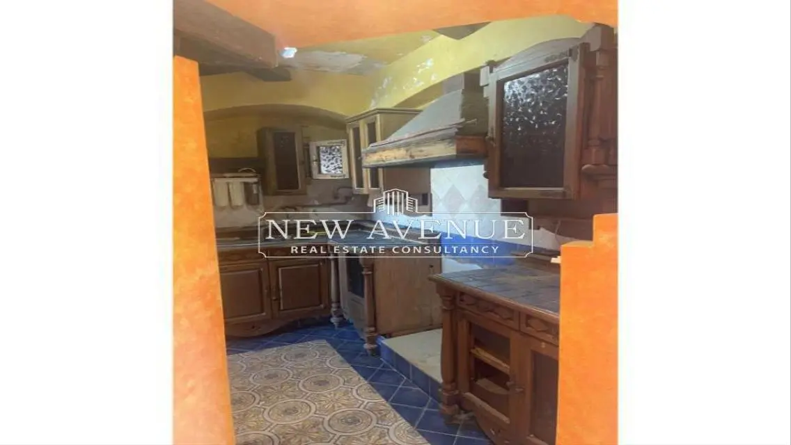 Luxurious Apartment Overlooking a Landmark with Balcony and Security
