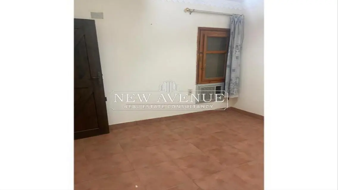 Luxurious Apartment Overlooking a Landmark with Balcony and Security