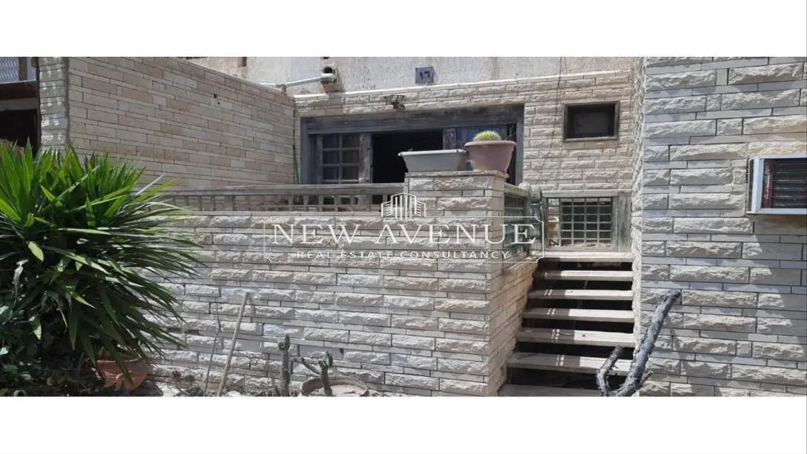 Luxurious Apartment Overlooking a Landmark with Balcony and Security