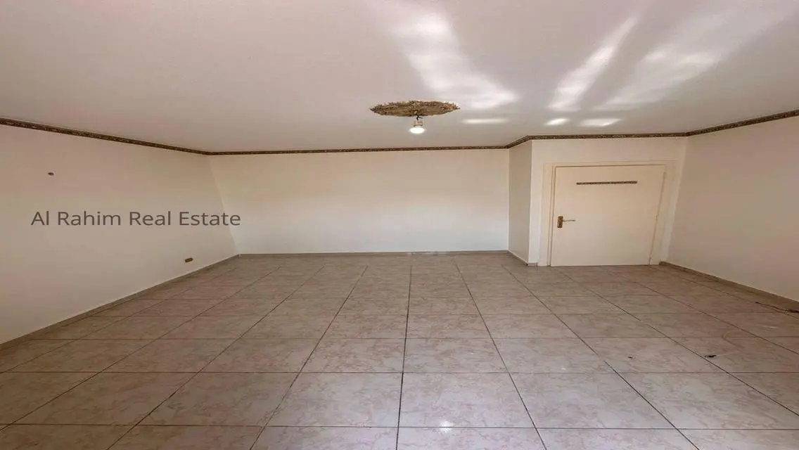 Stunning Apartment for Sale with Spacious Area in a Prime Location