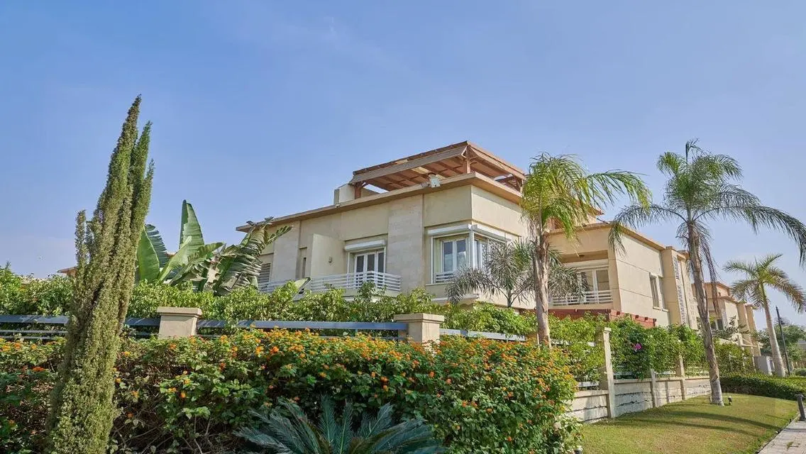 Luxury Home for Sale with Spacious Design
