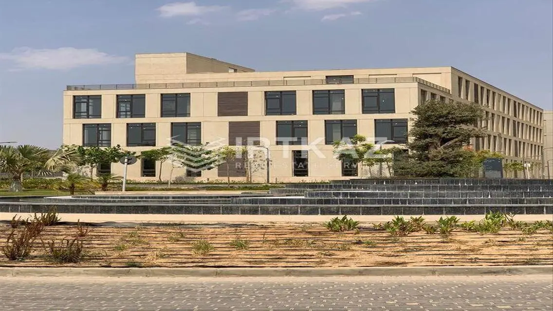 Stunning Apartment for Sale - Modern Design with 5 Meter Space