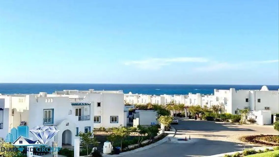 شقة فاخرة للبيع بأفضل موقع مع إطلالة رائعة