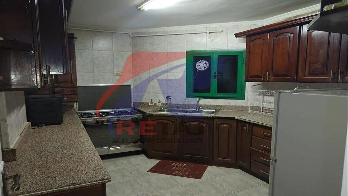 شقة فاخرة بإطلالة مميزة مع كافة المرافق