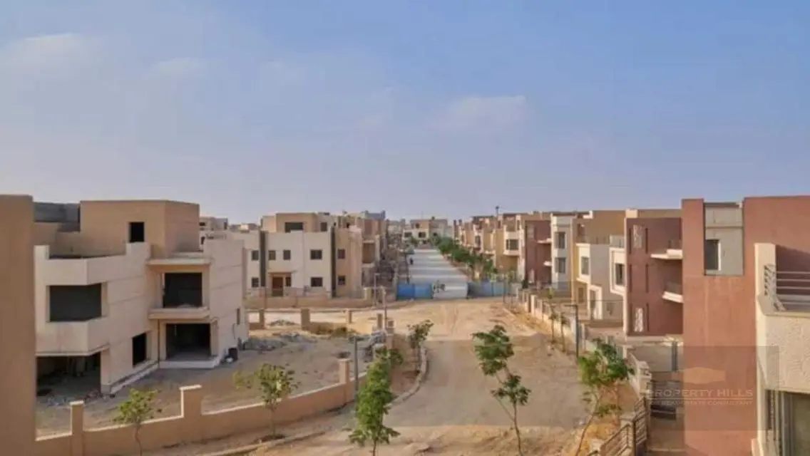 فيلا فاخرة بمساحة واسعة في موقع مميز