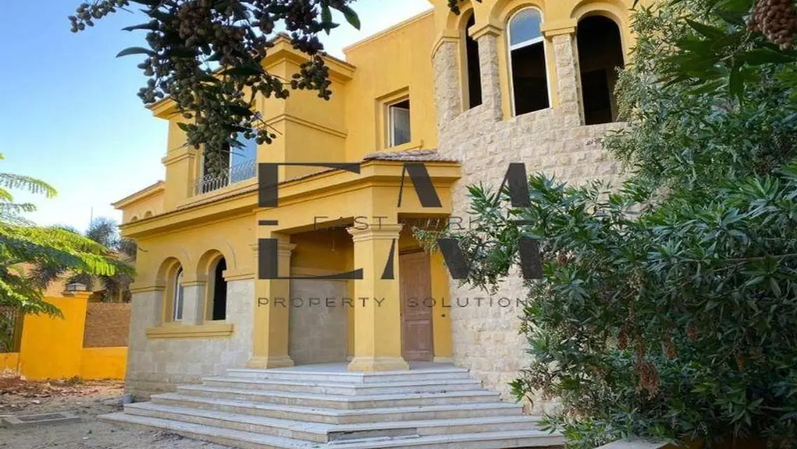 فيلات فاخرة للبيع في كمبوند بحي راق