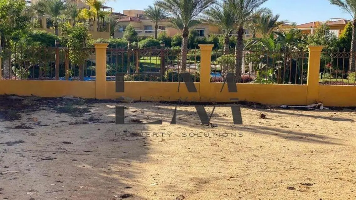 فيلات فاخرة للبيع في كمبوند بحي راق