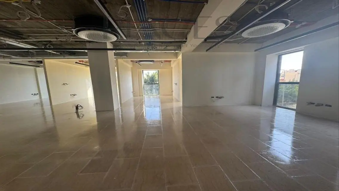 Commercial Property for Rent in AUC - 2000 Meters