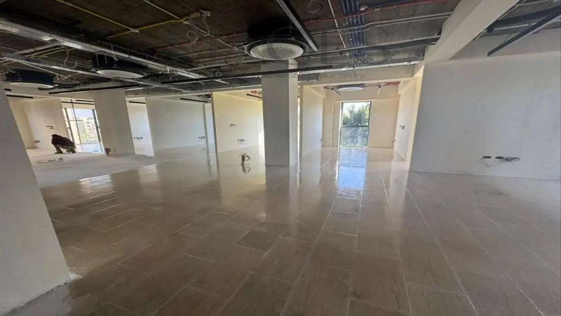 Commercial Property for Rent in AUC - 2000 Meters