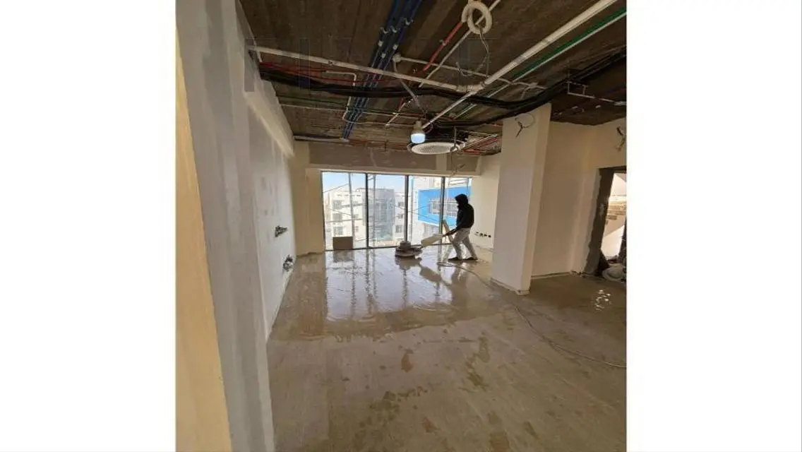 Commercial Property for Rent in AUC - 2000 Meters