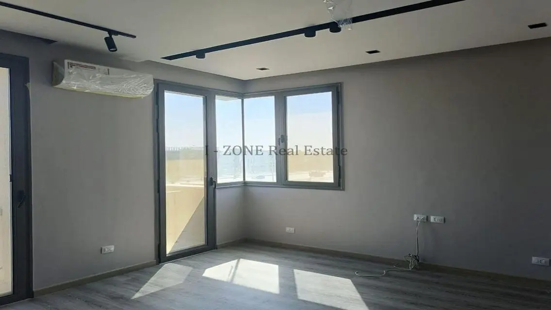 Luxurious Apartment of 2103 Square Meters at IZONE
