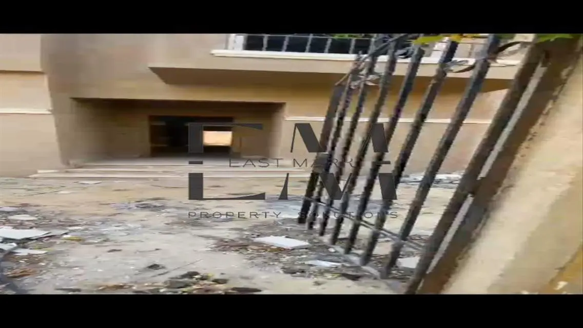 Luxurious Apartment with Spacious Area and Security Guard