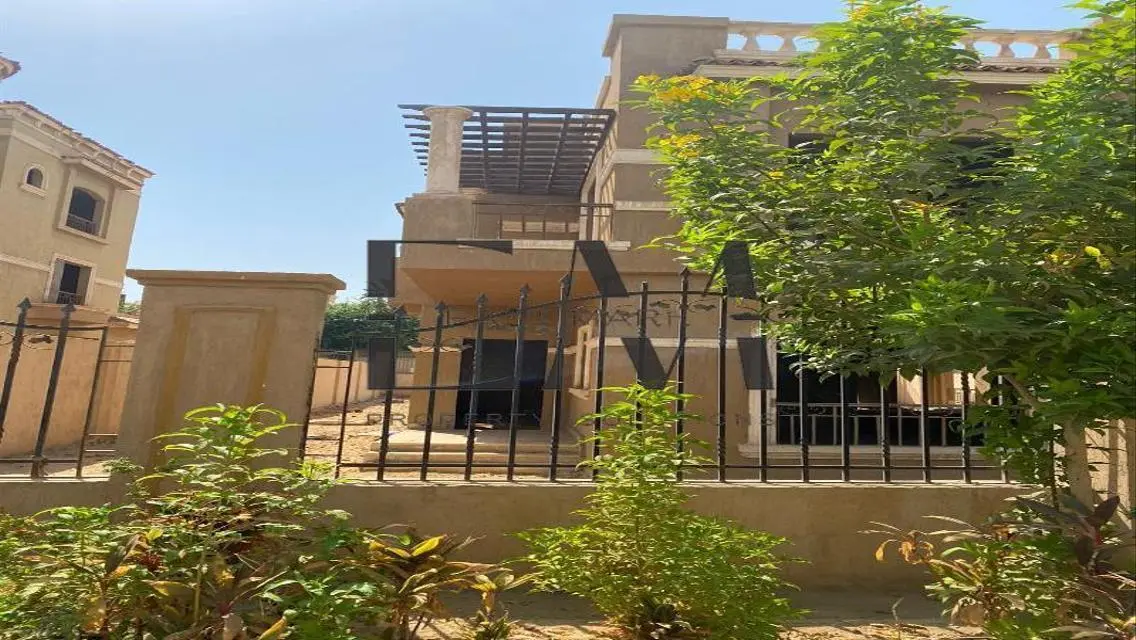 Luxurious Apartment with Spacious Area and Security Guard