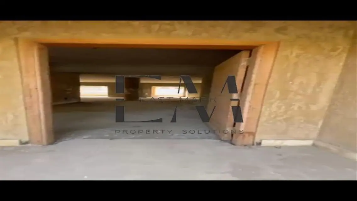 Luxurious Apartment with Spacious Area and Security Guard