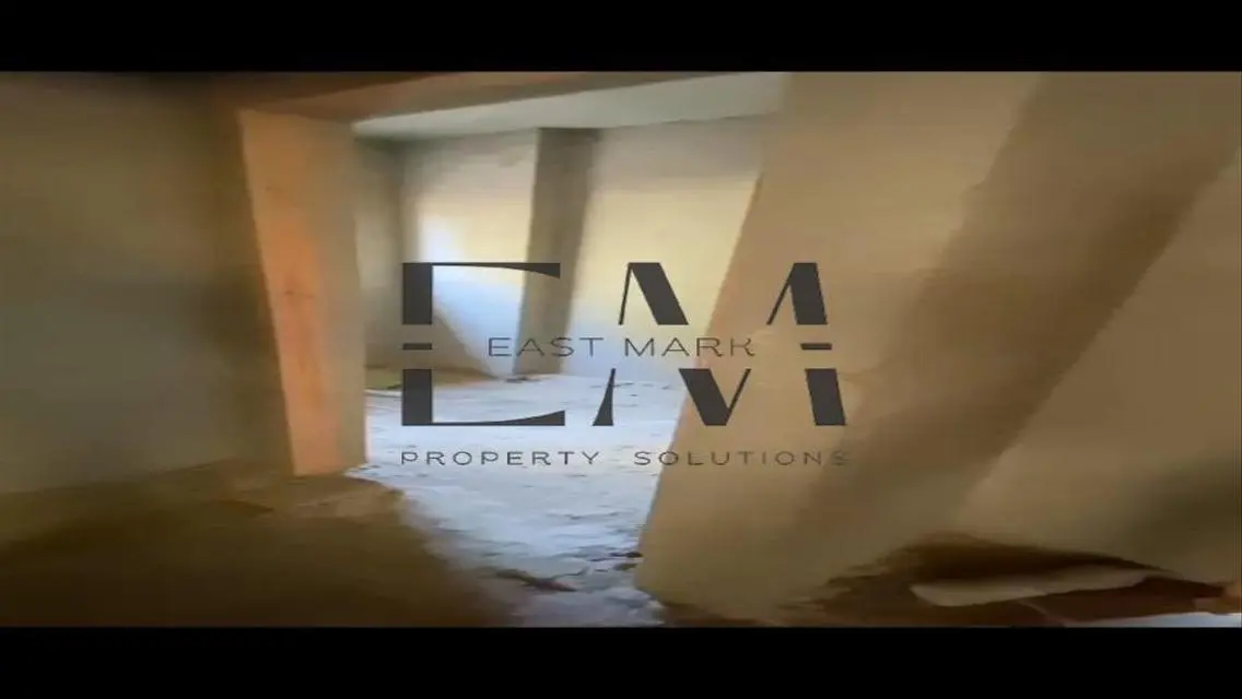 Luxurious Apartment with Spacious Area and Security Guard