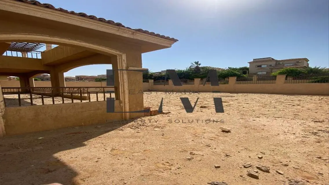 Luxurious Apartment with Spacious Area and Security Guard